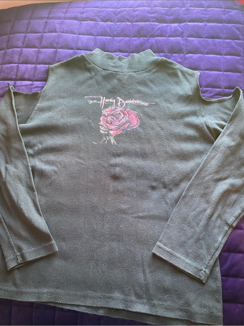 Harley-Davidson Black Crewneck Shirt, long sleeve open shoulders, Pink Rose